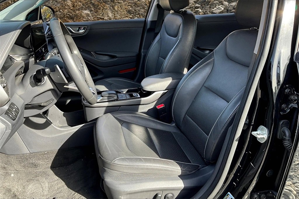 Used 2020 Hyundai Ioniq Limited image 23