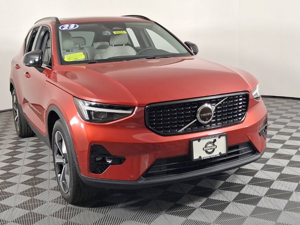 Certified 2023 Volvo XC40 B5 Ultimate w/ Climate Package AWD/4WD image 2