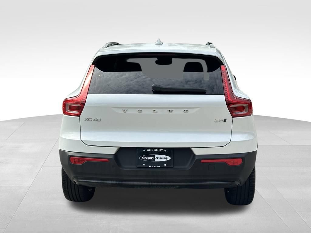 Used 2023 Volvo XC40 B5 Plus AWD/4WD image 8
