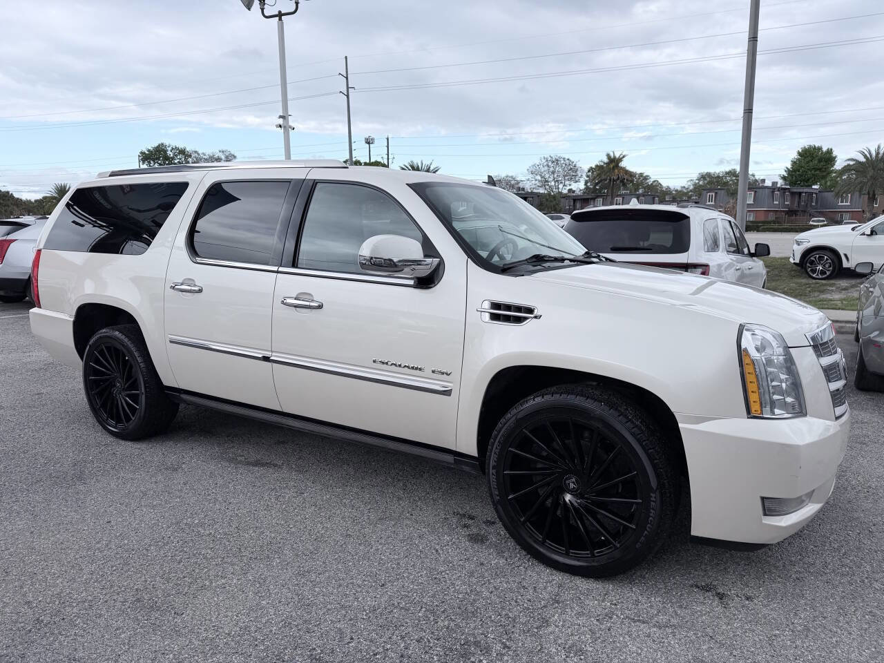 Used 2013 Cadillac Escalade ESV Platinum image 6