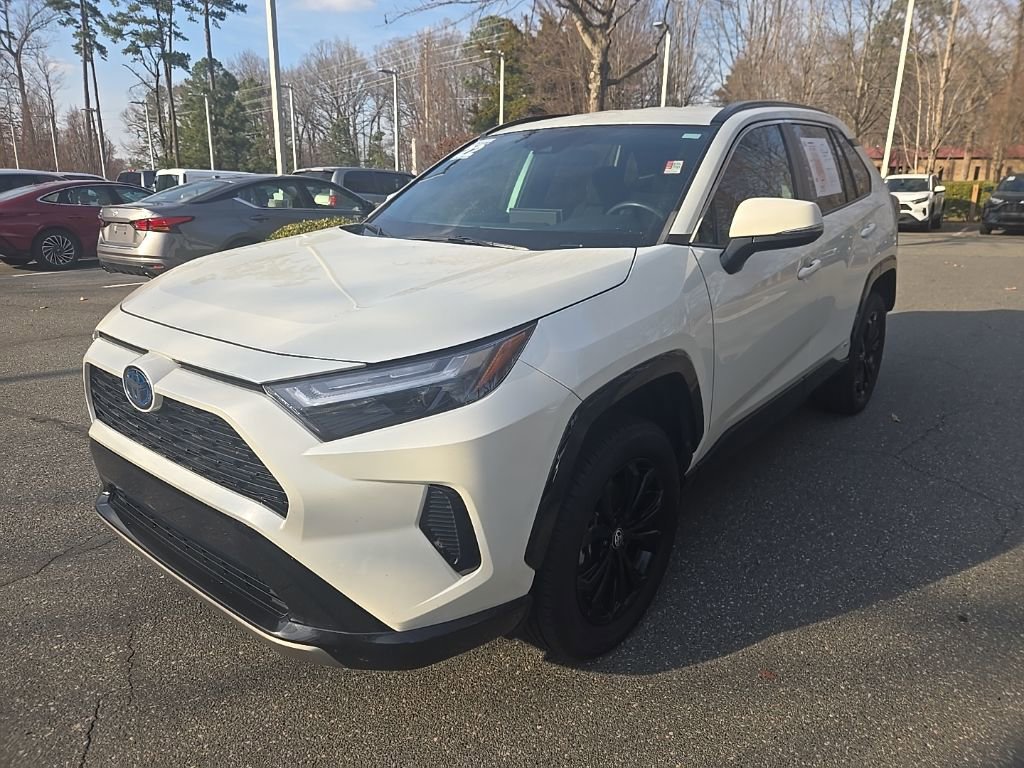 Used 2022 Toyota RAV4 SE w/ SE Grade Weather Package image 14