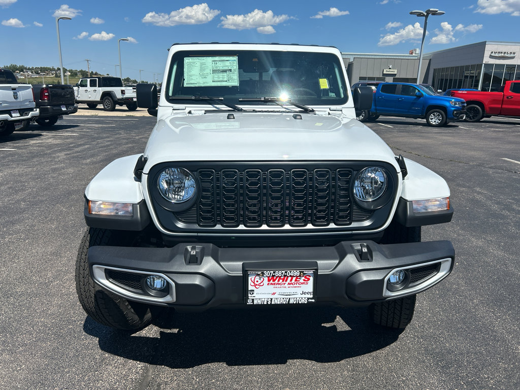 New 2025 Jeep Gladiator Sport image 2