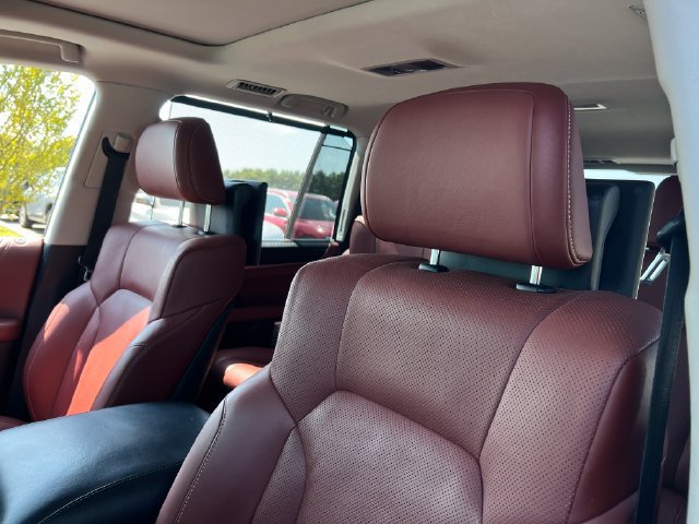 Used 2017 Lexus LX 570 4WD image 13