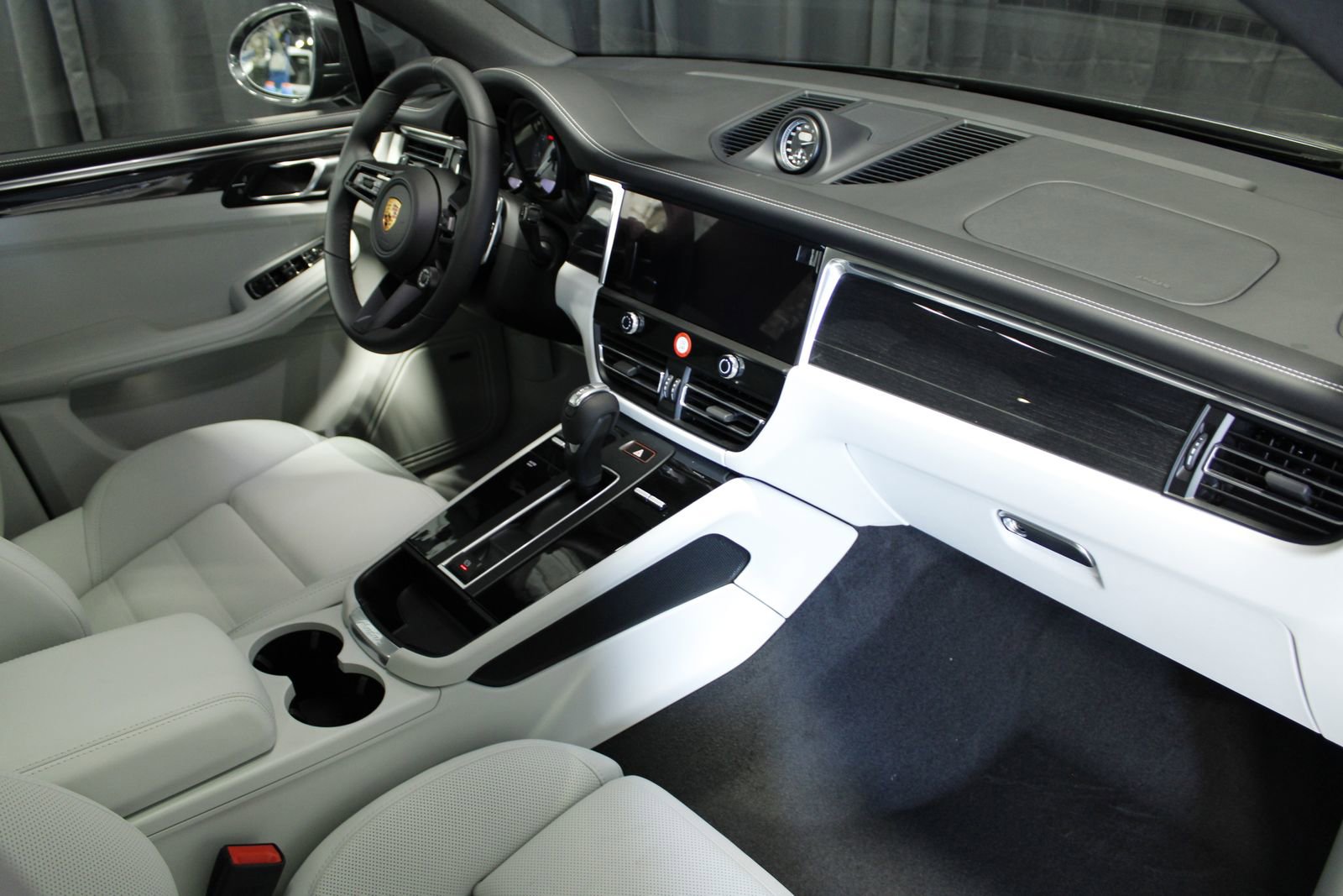 New 2026 Porsche Macan S image 28