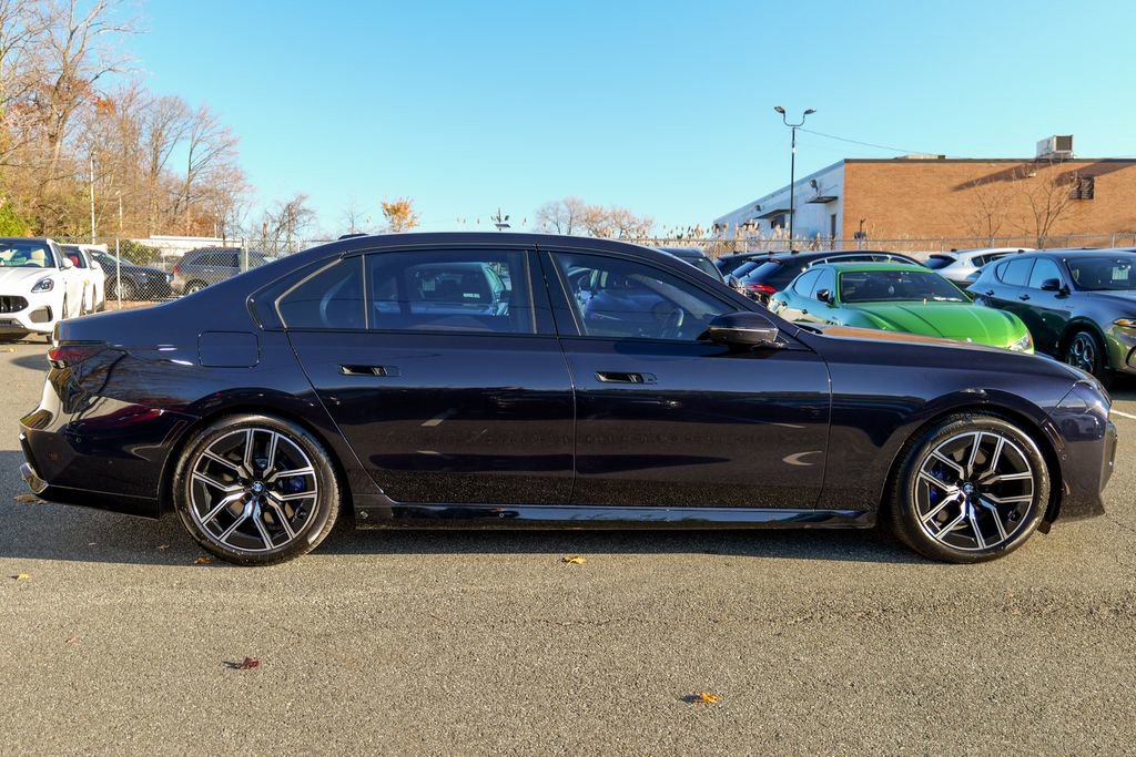 Used 2023 BMW 760i xDrive w/ Executive Package AWD/4WD image 8