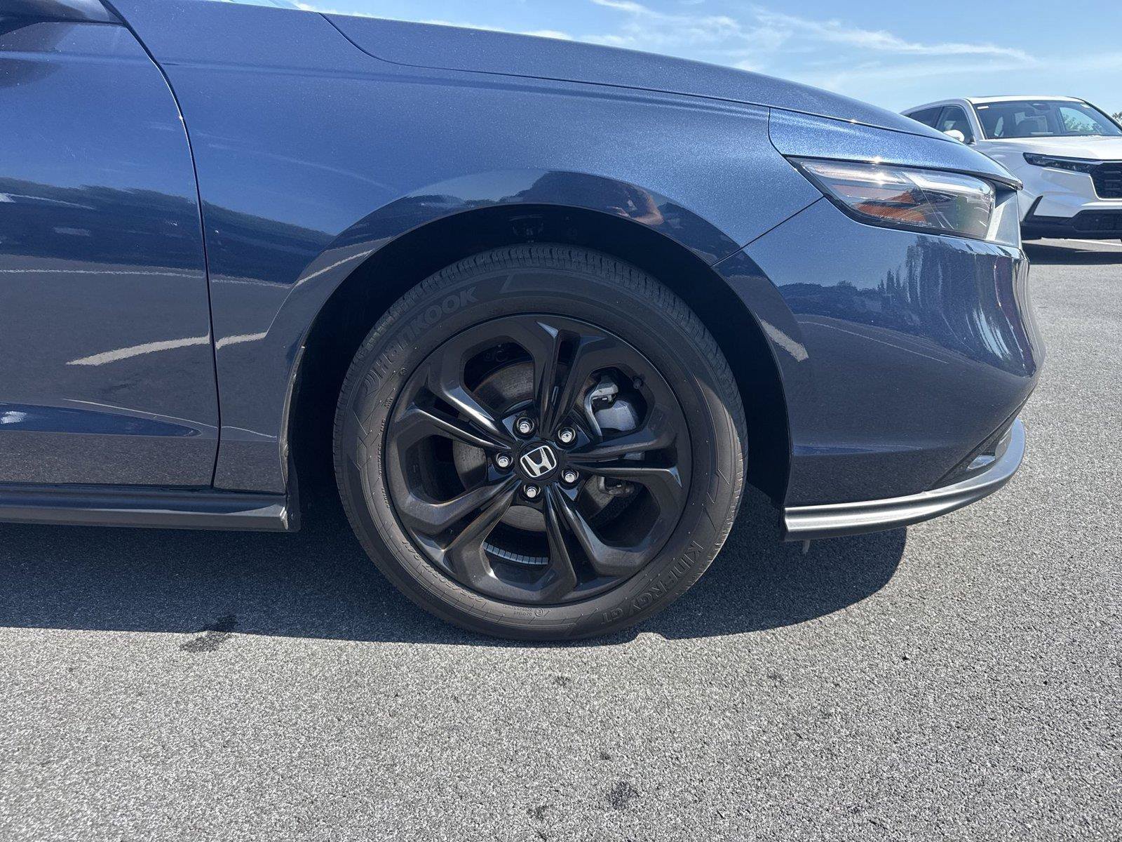 Used 2025 Honda Accord SE image 10