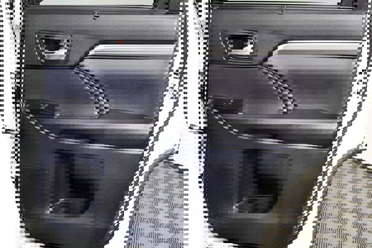 Used 2018 Toyota Highlander SE image 39