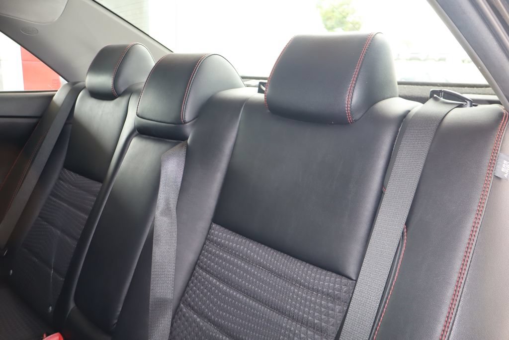 Used 2015 Toyota Camry SE FWD image 29