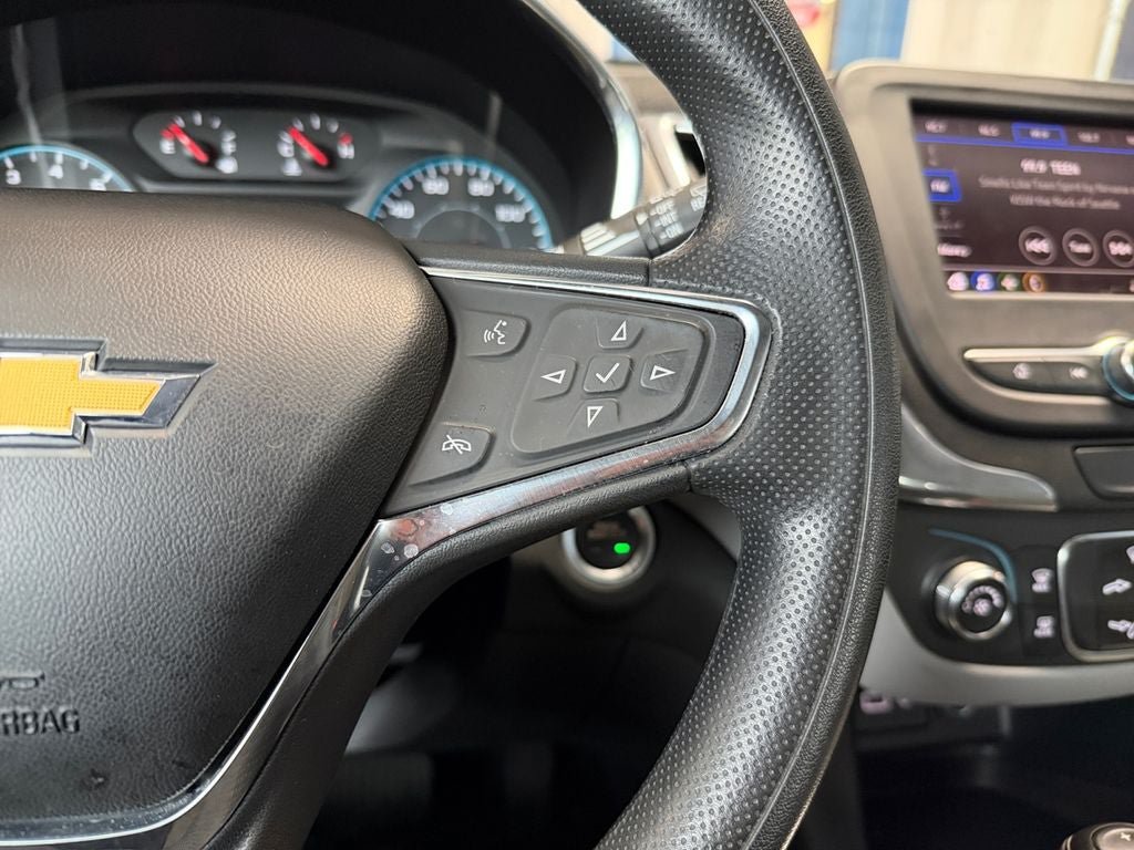 Used 2020 Chevrolet Equinox LS AWD/4WD image 16