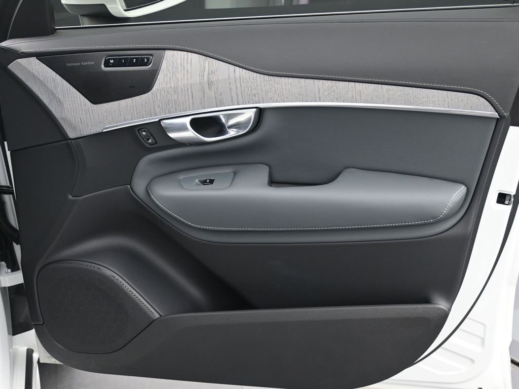 Certified 2025 Volvo XC90 B6 Ultra w/ Protection Package image 14