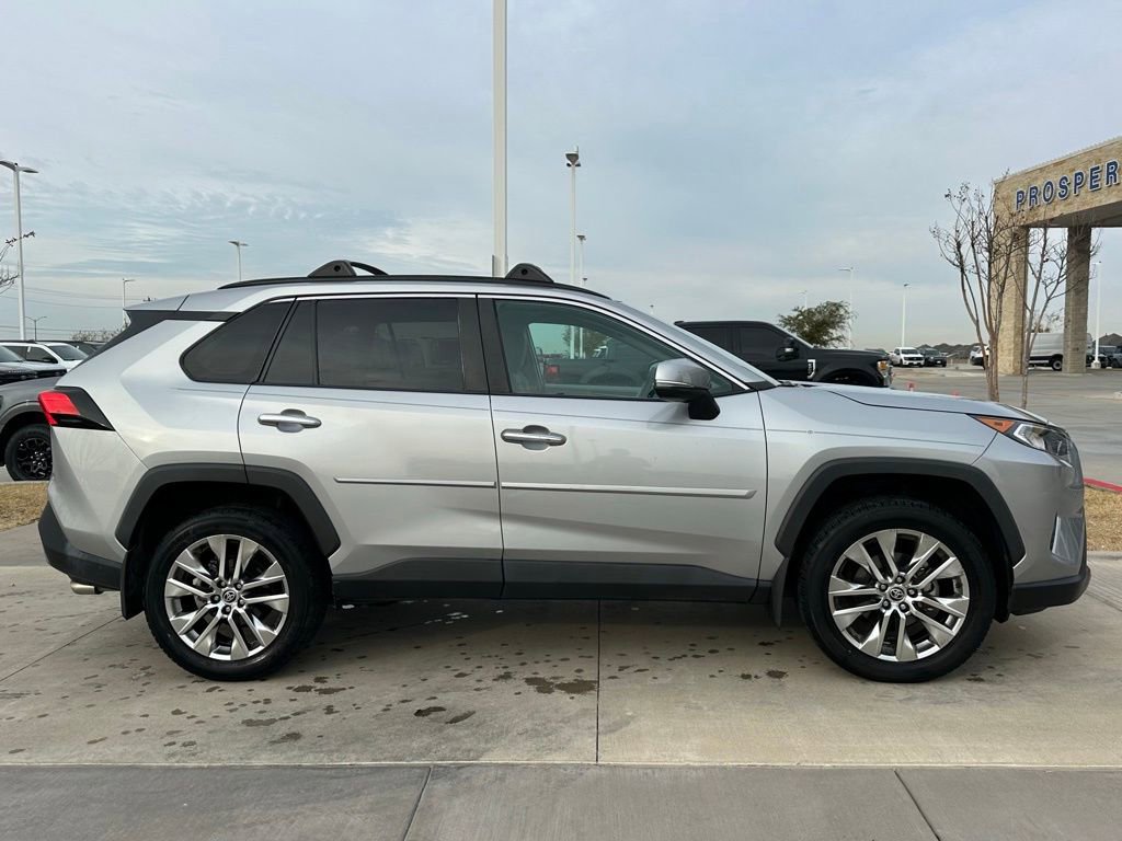 Used 2021 Toyota RAV4 Limited w/ Carpet Mat Package (TMS) image 19