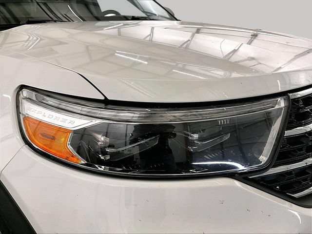 Used 2021 Ford Explorer XLT w/ Equipment Group 202A AWD/4WD image 28