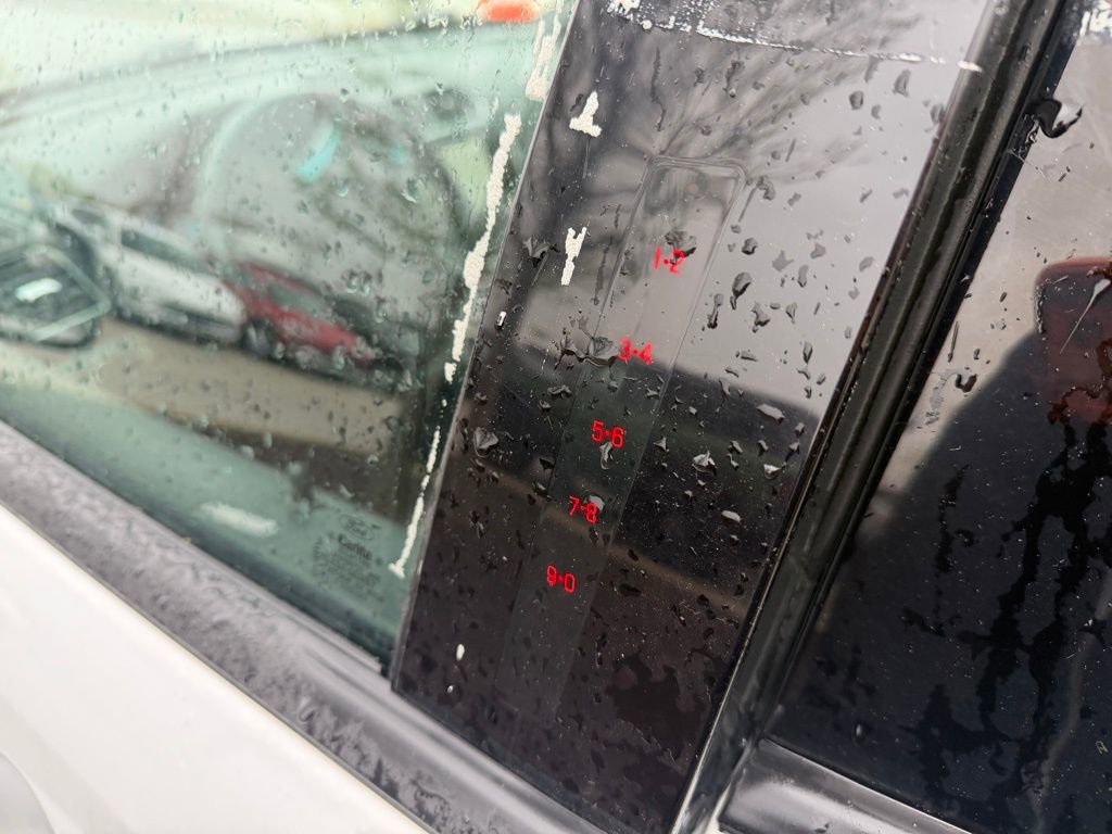 Used 2016 Ford Explorer XLT w/ Equipment Group 202A AWD/4WD image 7