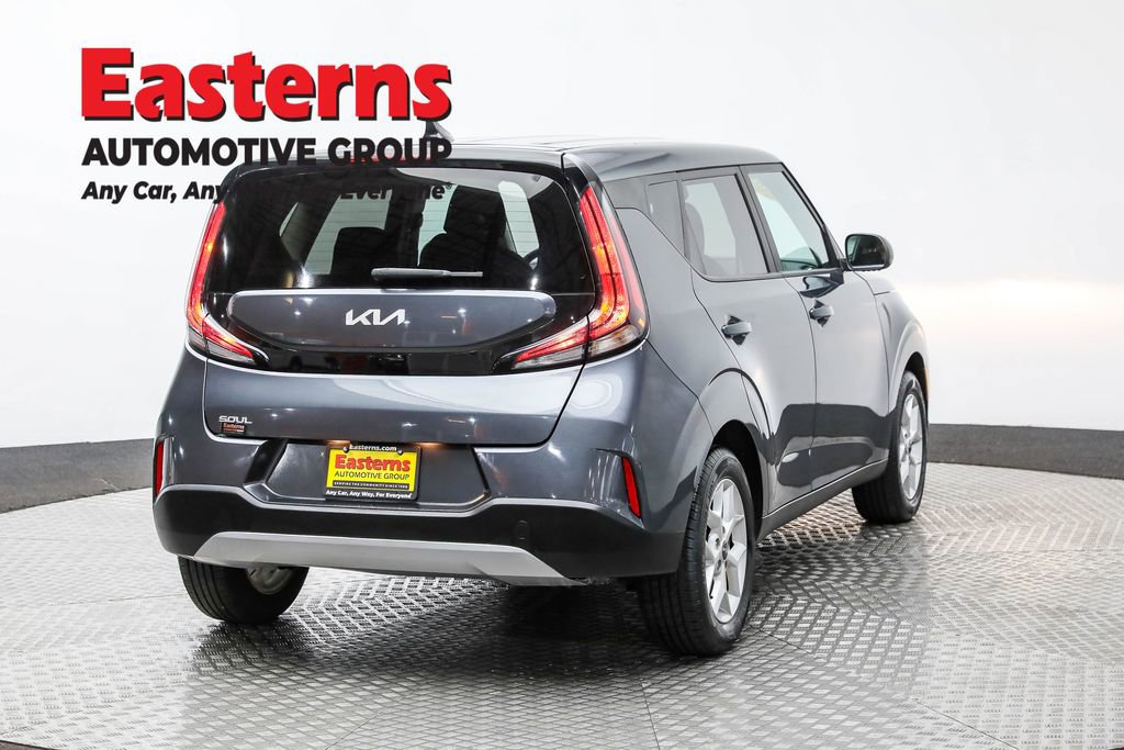 Used 2023 Kia Soul LX w/ LX Technology Package image 5