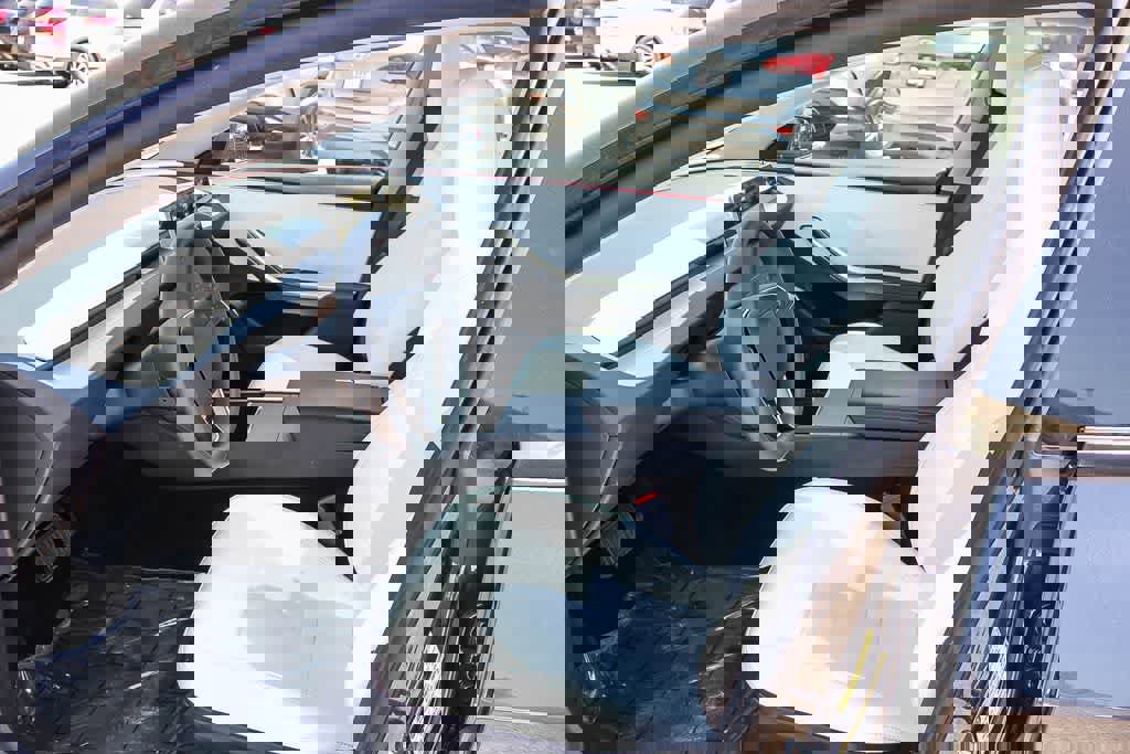 Used 2025 Tesla Model 3 Long Range RWD image 17