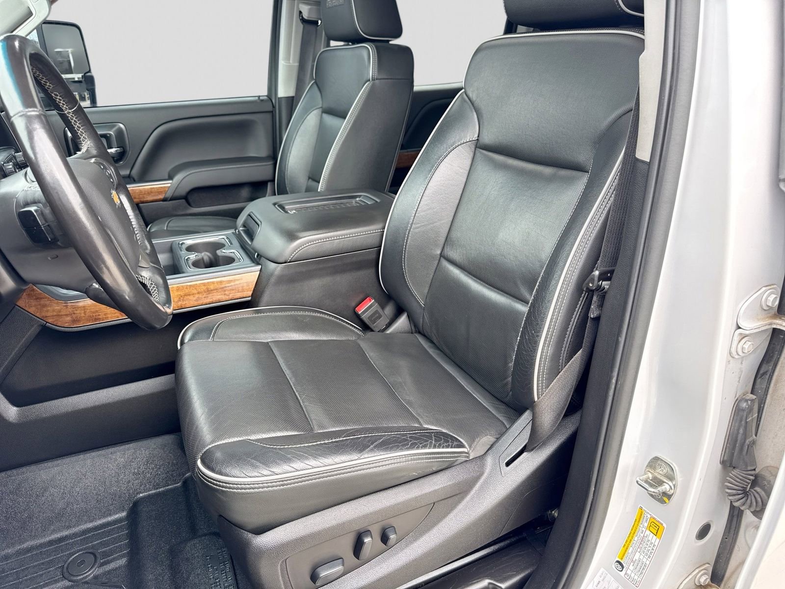 Used 2019 Chevrolet Silverado 2500 High Country image 15