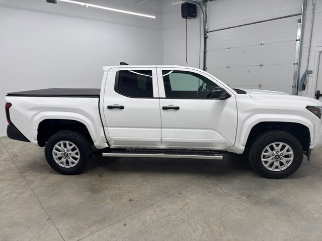 Used 2025 Toyota Tacoma SR AWD/4WD image 4