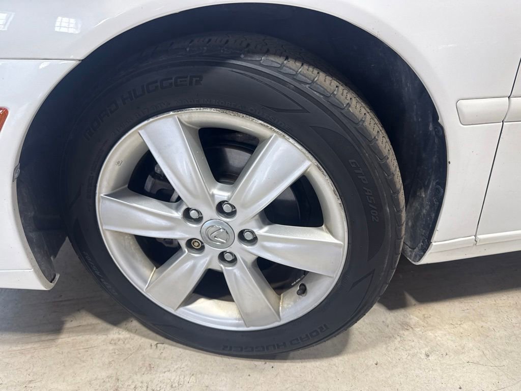 Used 2005 Lexus ES 330 FWD image 2