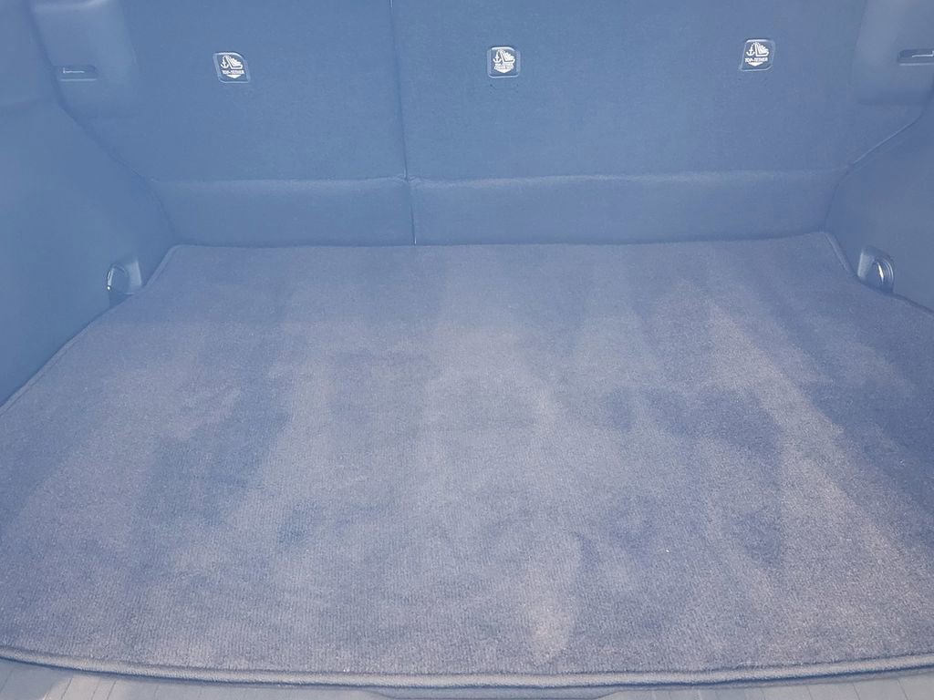 Used 2022 Toyota RAV4 XLE Premium image 10