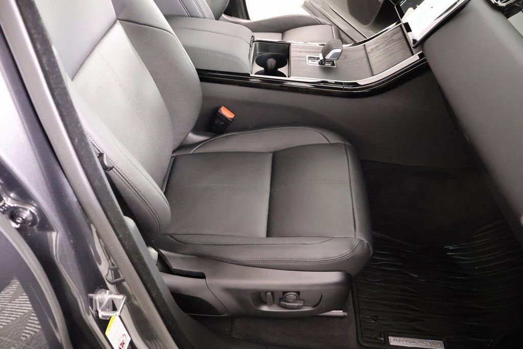 Used 2026 Land Rover Range Rover Velar Dynamic SE image 13