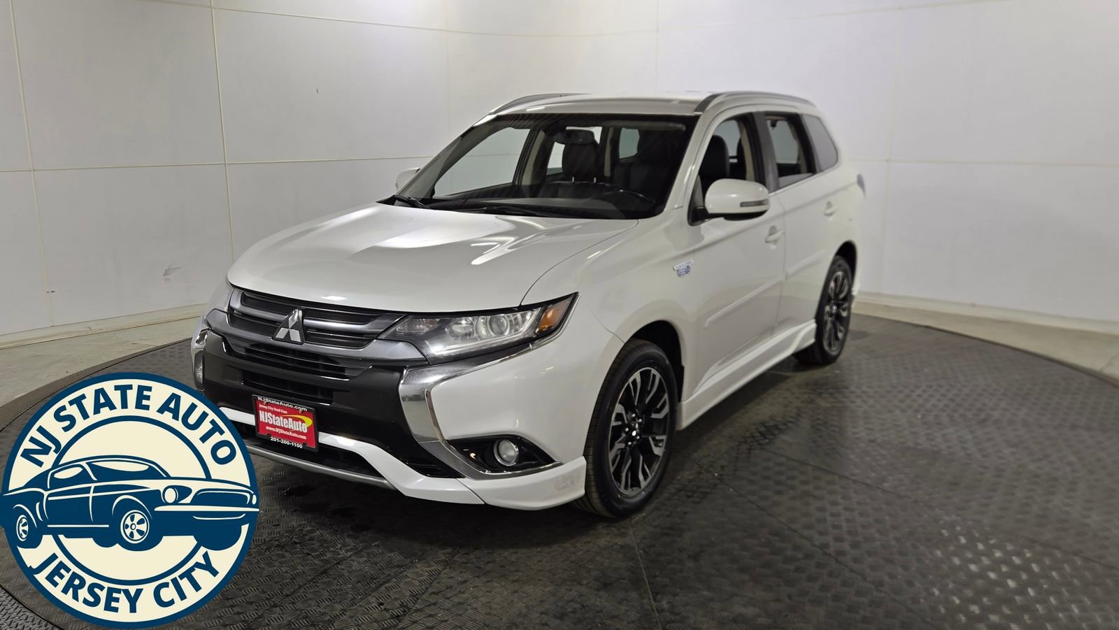Used 2018 Mitsubishi Outlander SEL image 3