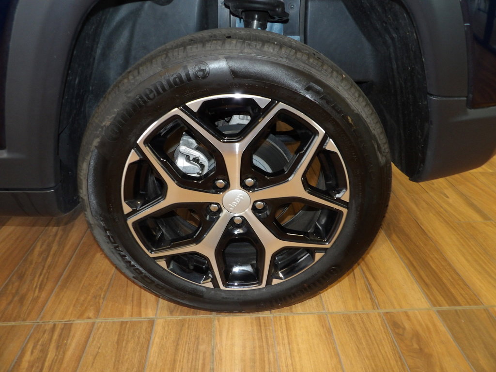 Used 2024 Jeep Compass Limited image 9