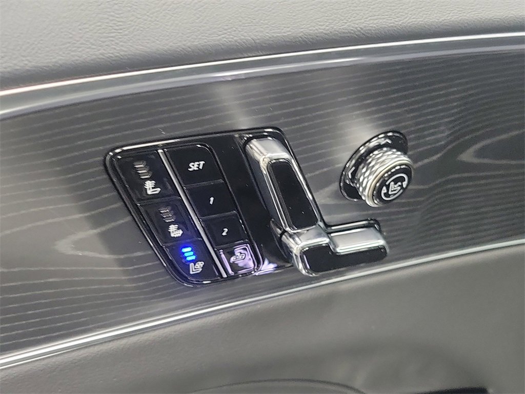 New 2026 Cadillac Lyriq V w/ Exterior Carbon Fiber Package image 20