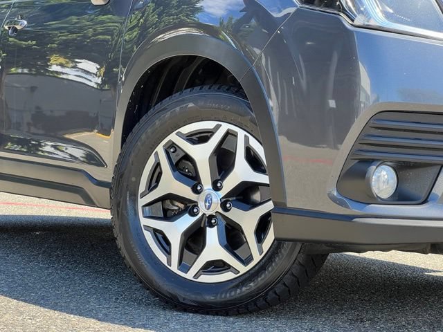 Used 2022 Subaru Forester Premium AWD/4WD image 2