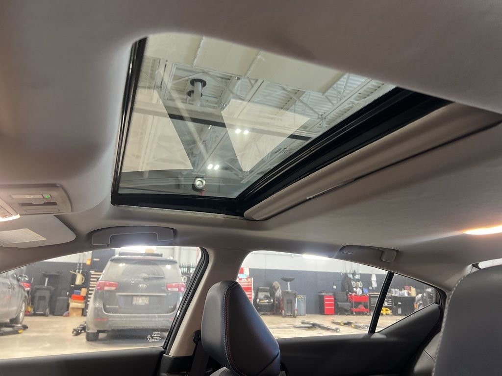 Certified 2024 Nissan Altima 2.5 SR w/ SR Premium Package image 8