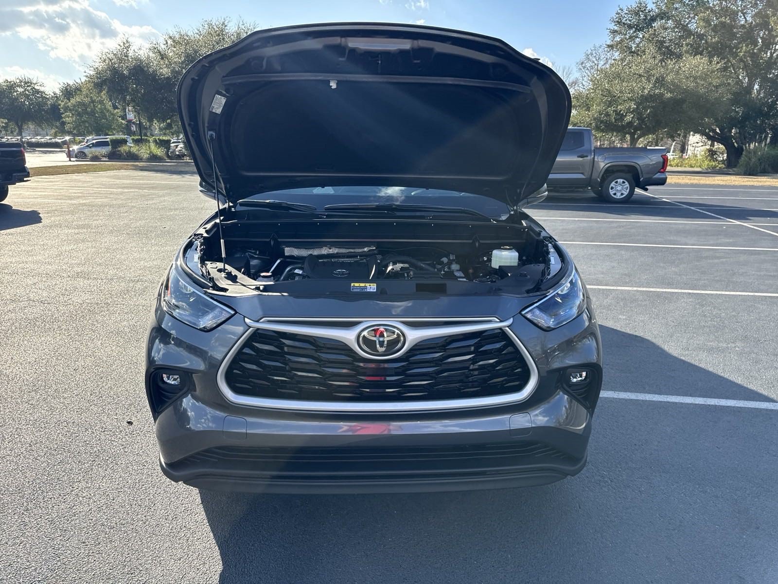 New 2025 Toyota Highlander XLE FWD image 43
