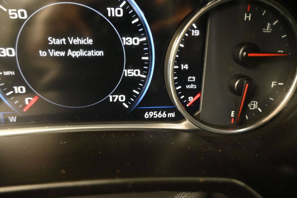 Used 2019 Chevrolet Blazer Premier w/ Sun and Wheels Package AWD/4WD image 2