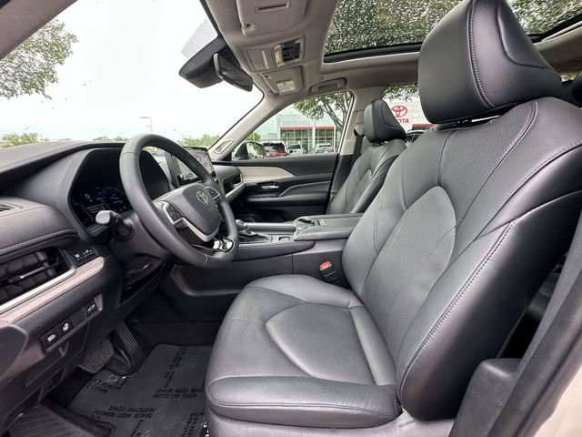 Used 2024 Toyota Grand Highlander Limited image 27