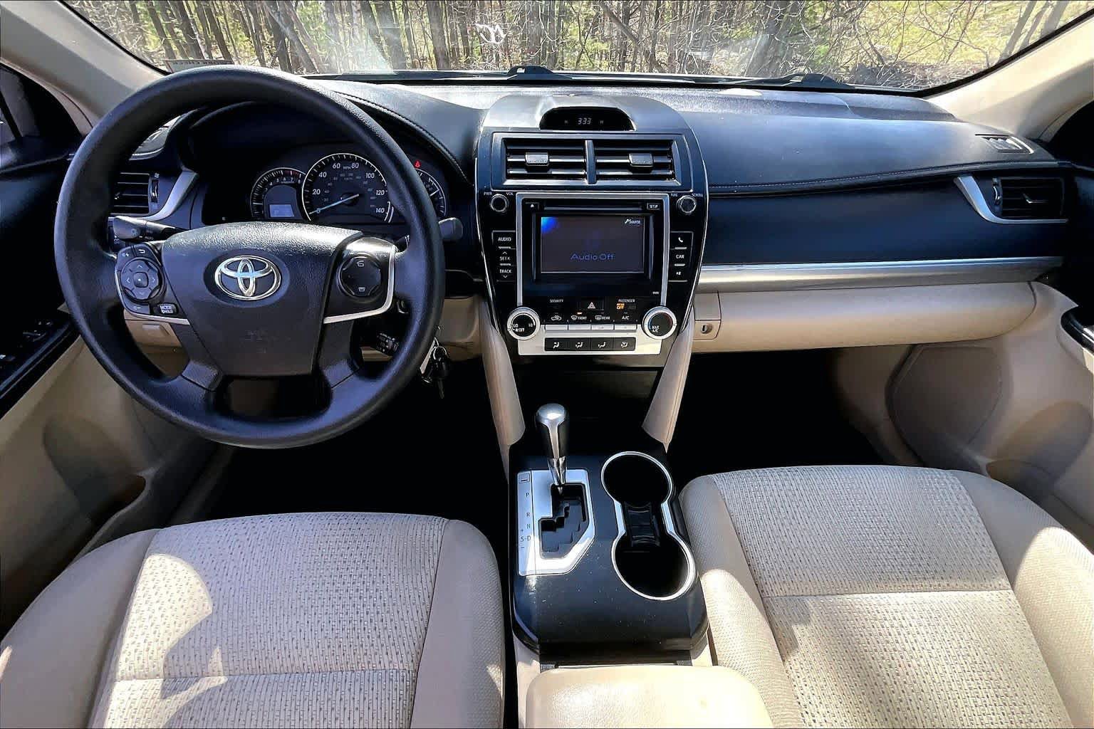 Used 2014 Toyota Camry LE FWD image 14