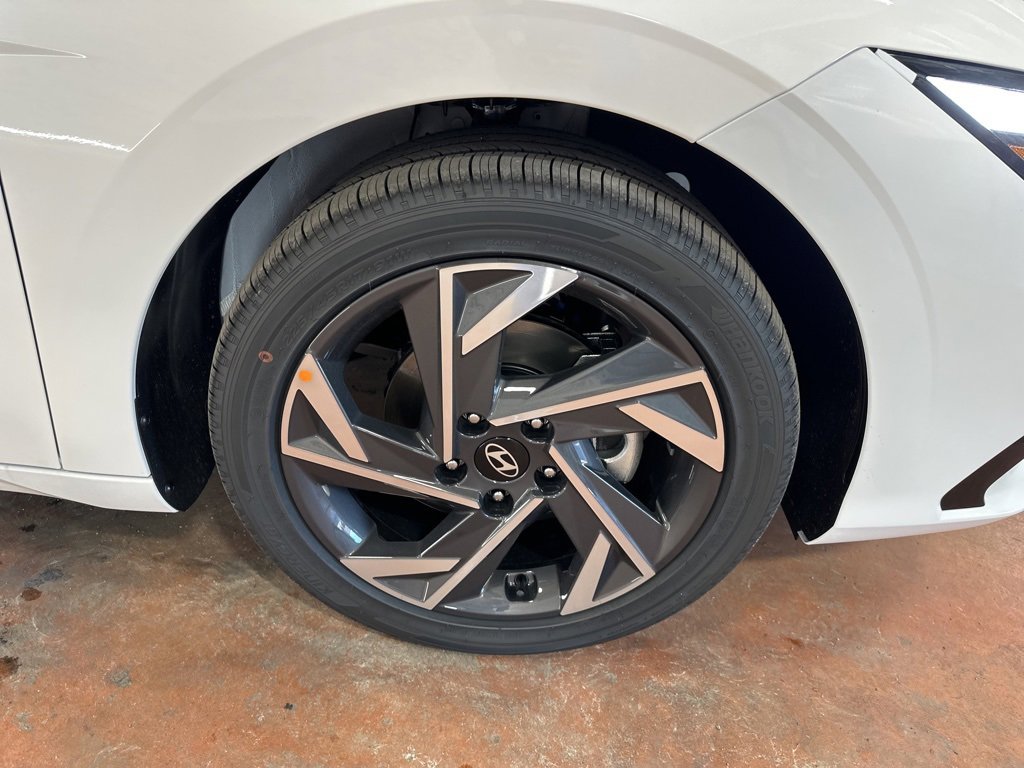 New 2026 Hyundai Elantra Limited image 10