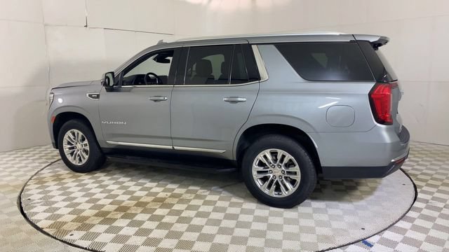Used 2023 GMC Yukon SLT w/ SLT Luxury Package AWD/4WD image 6