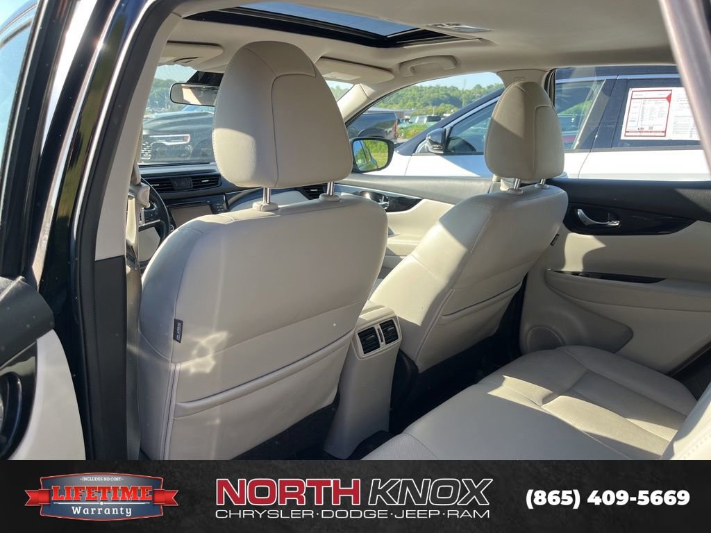 Used 2017 Nissan Rogue Sport SL w/ SL Premium Package FWD image 9