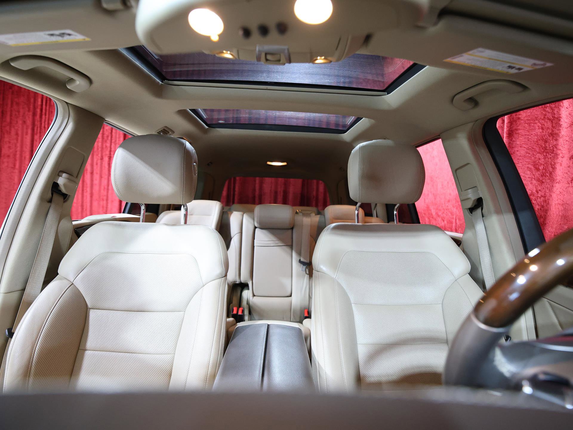 Used 2015 Mercedes-Benz GL 550 4MATIC w/ Driver Assistance Package image 30
