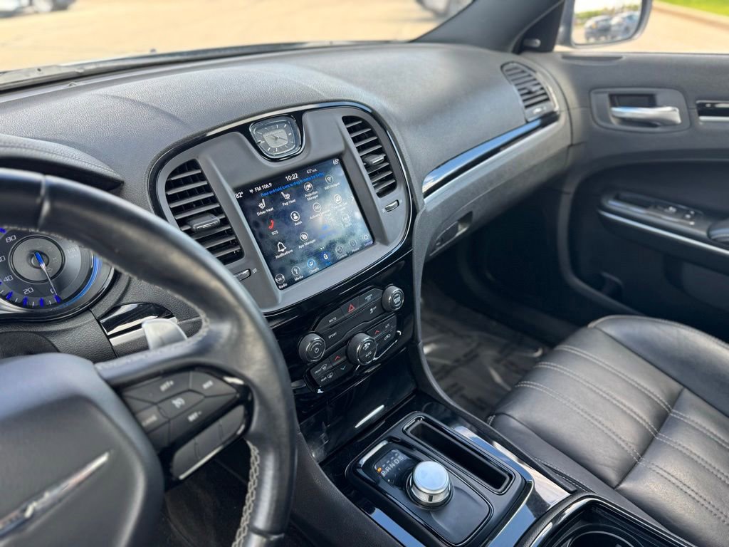 Used 2018 Chrysler 300 S AWD/4WD image 15