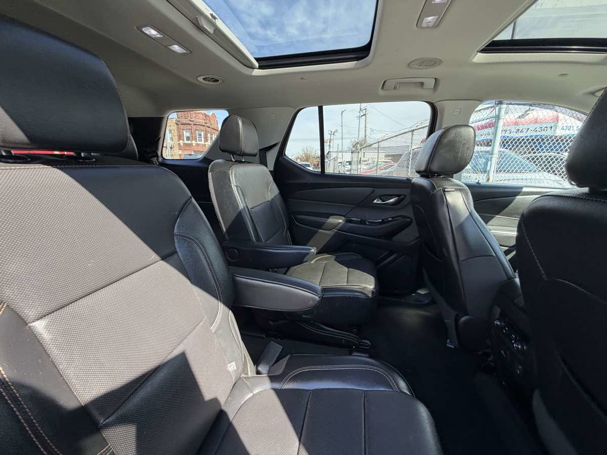 Used 2019 Chevrolet Traverse Premier w/ Redline Edition AWD/4WD image 31