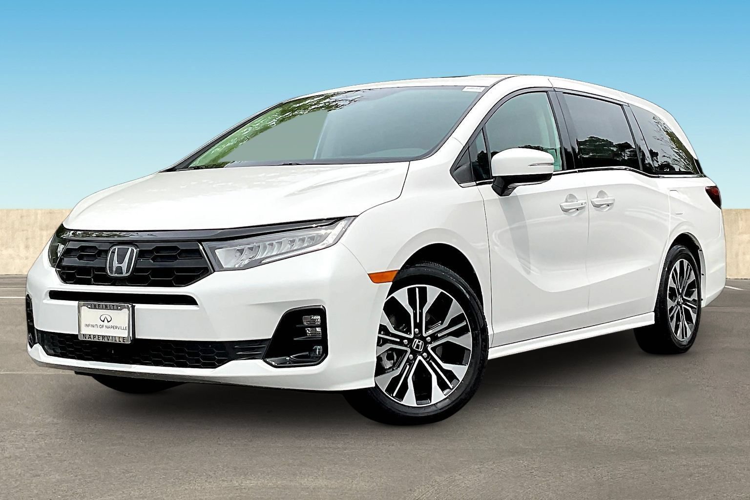 Used 2026 Honda Odyssey Elite image 3