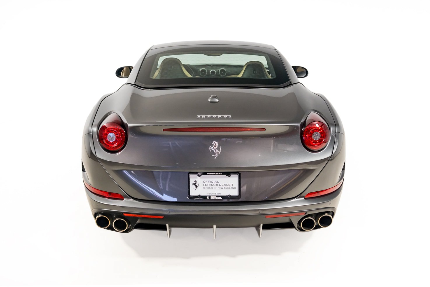 Used 2015 Ferrari California T RWD image 7