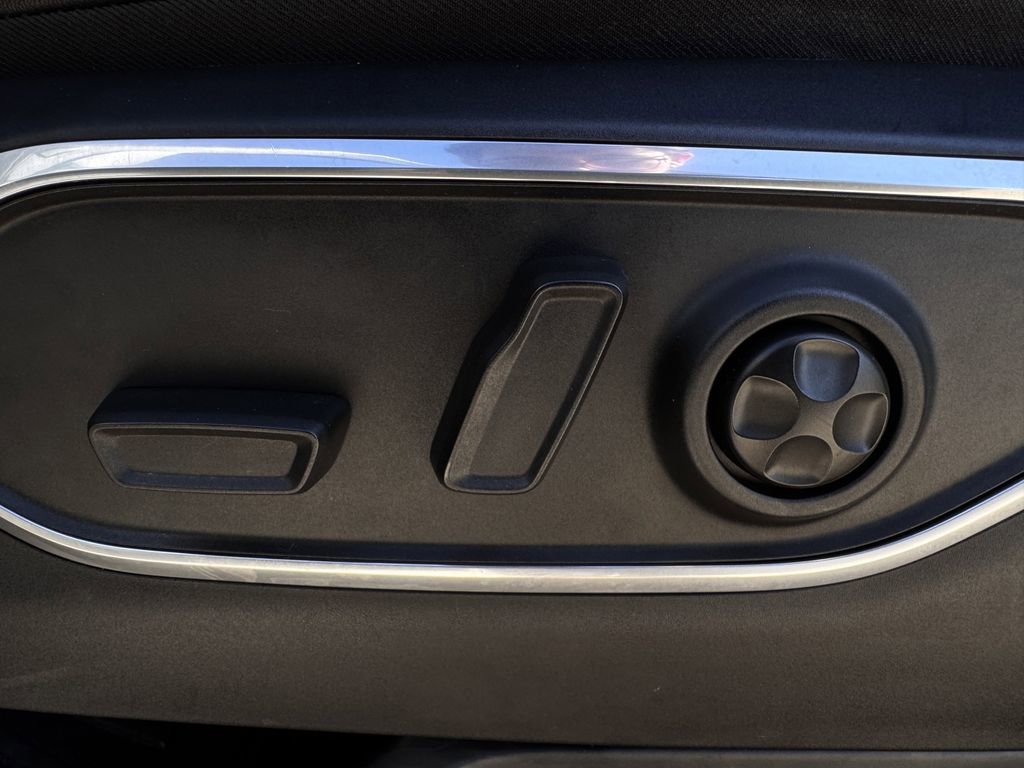 Used 2024 Jeep Wagoneer Series II w/ Flexible Seating Group image 25