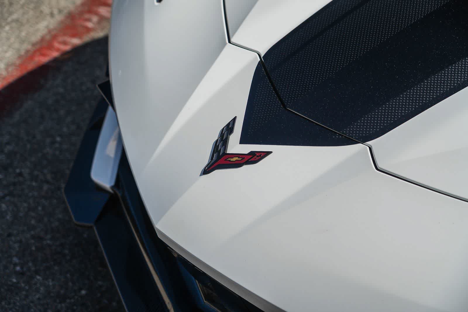 Used 2021 Chevrolet Corvette Stingray Premium Conv w/ Z51 Performance Package RWD image 9