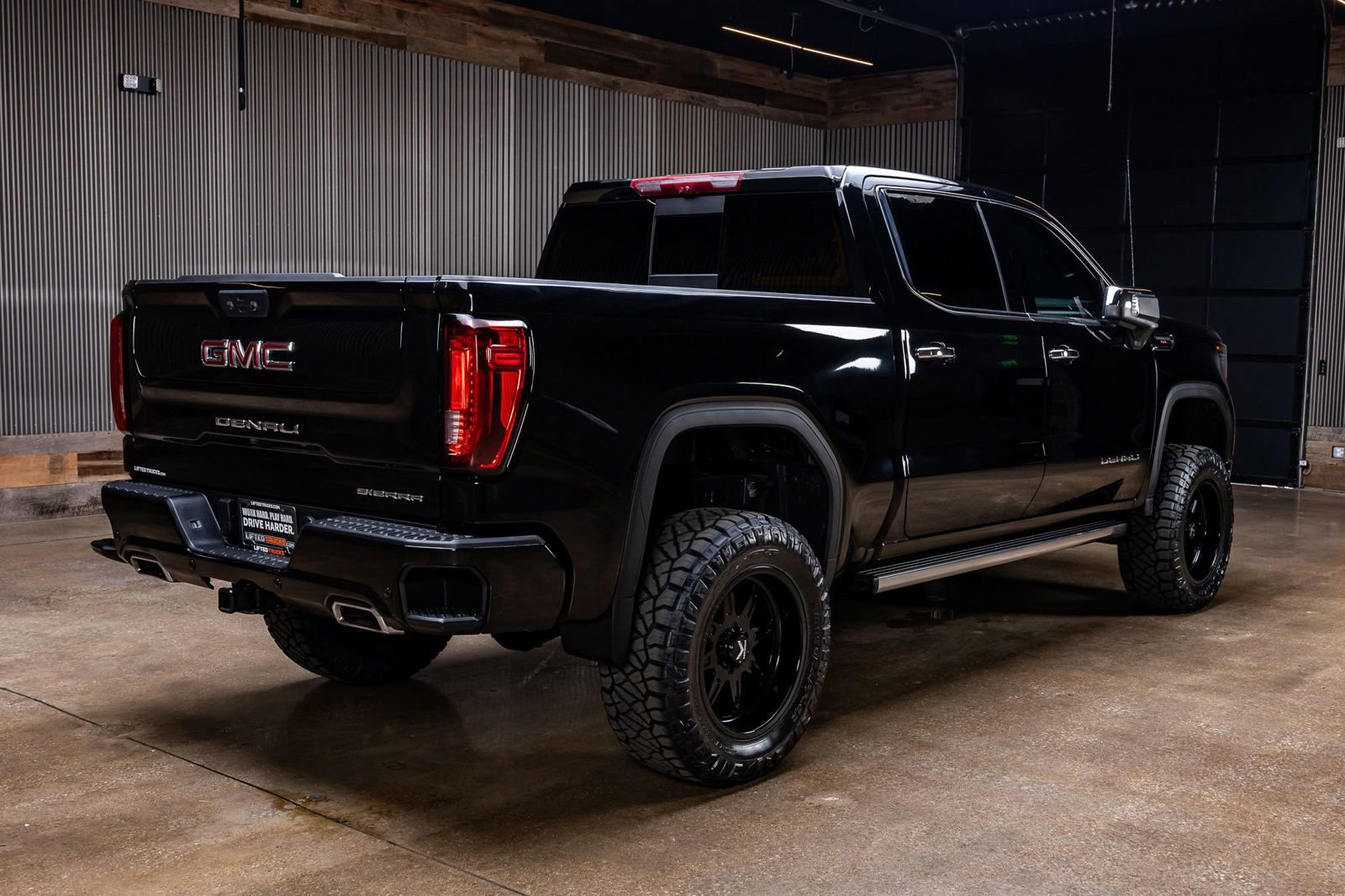 Used 2025 GMC Sierra 1500 Denali AWD/4WD image 10