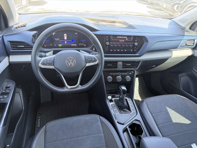 Used 2023 Volkswagen Taos SE FWD image 7