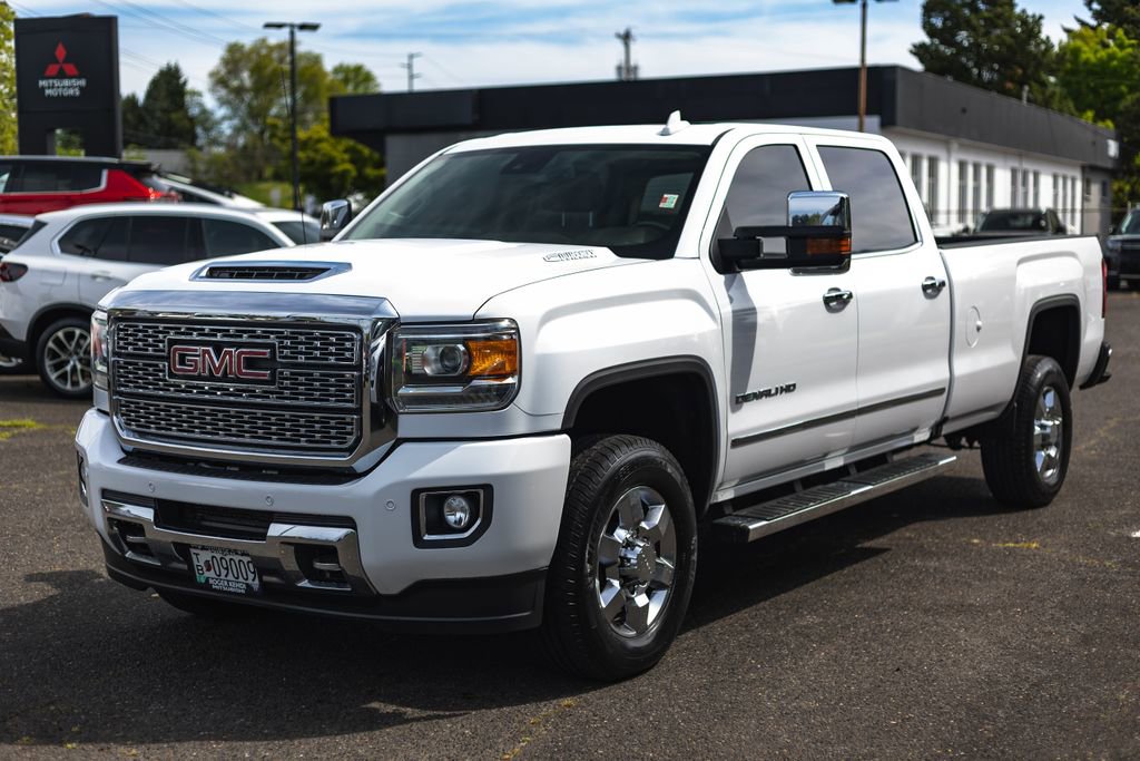 Used 2018 GMC Sierra 3500 Denali w/ Duramax Plus Package AWD/4WD image 5
