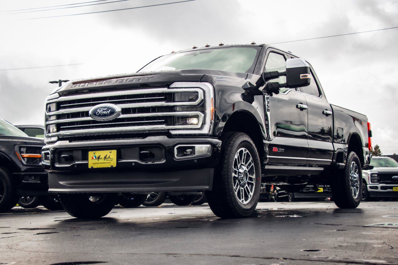Certified 2026 Ford F350 Platinum w/ Platinum Plus Package AWD/4WD image 3