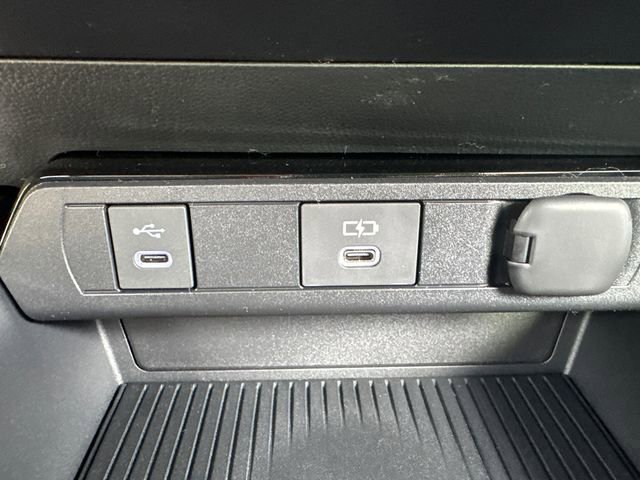 New 2025 Toyota Prius Plug-In Hybrid image 35