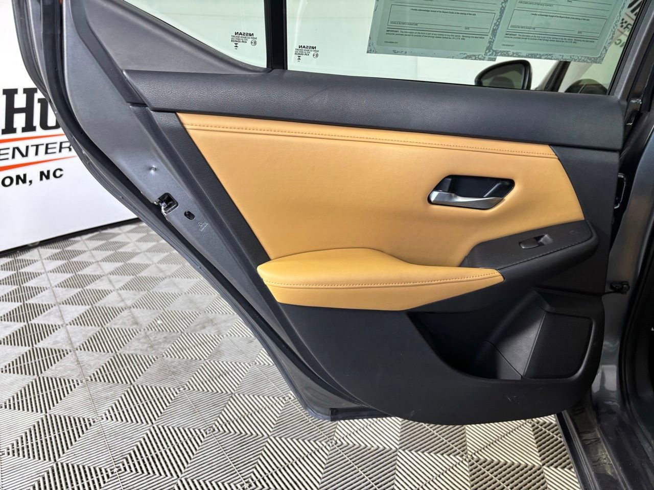 Used 2023 Nissan Sentra SV w/ SV Premium Package image 20