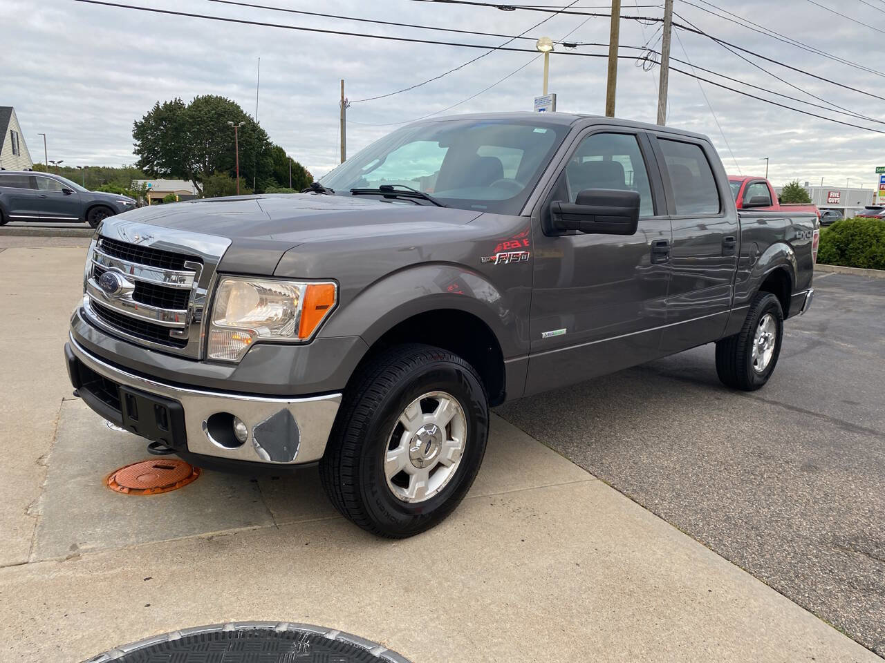Used 2014 Ford F150 XLT image 2